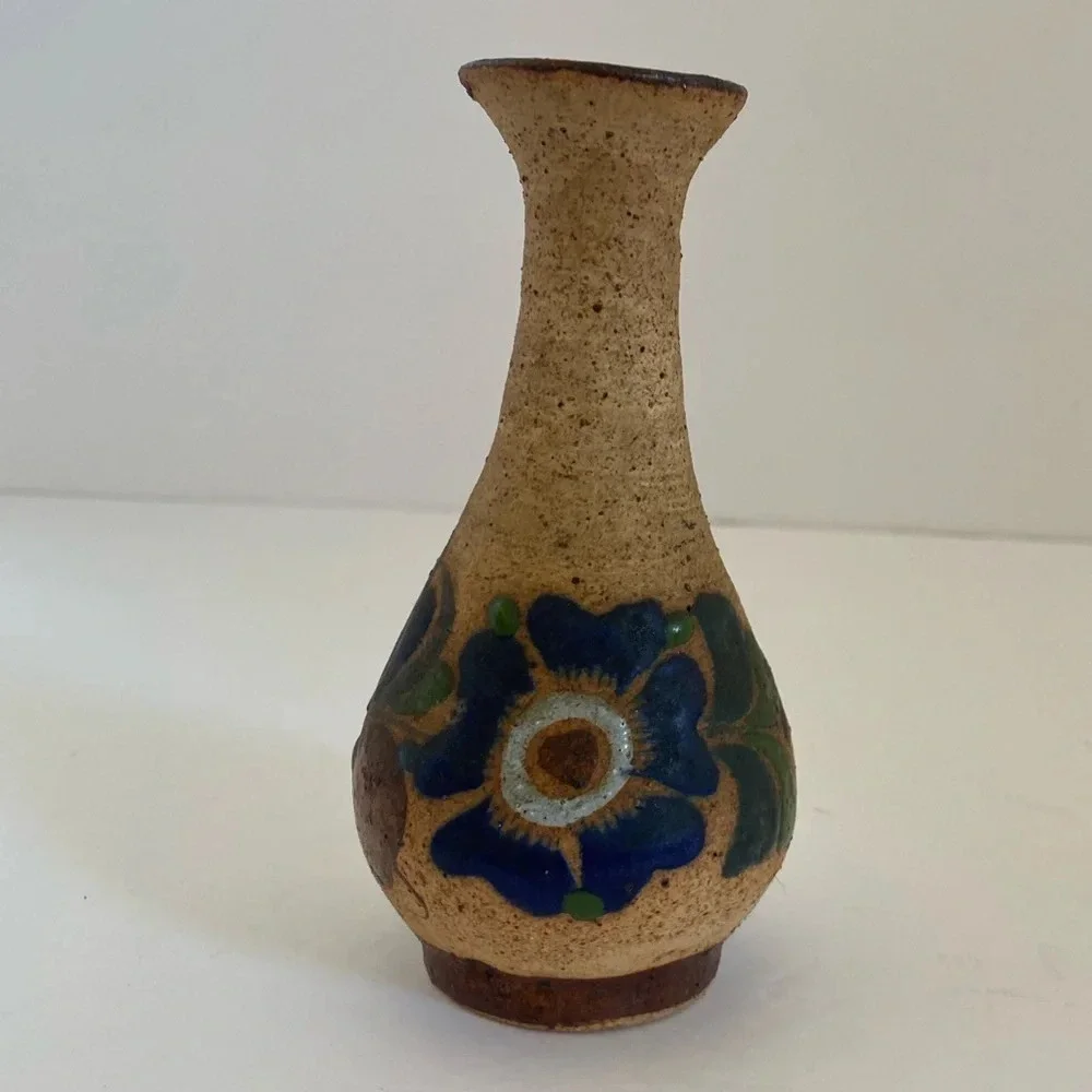 ❤️ Small ceramic Vase with flower design